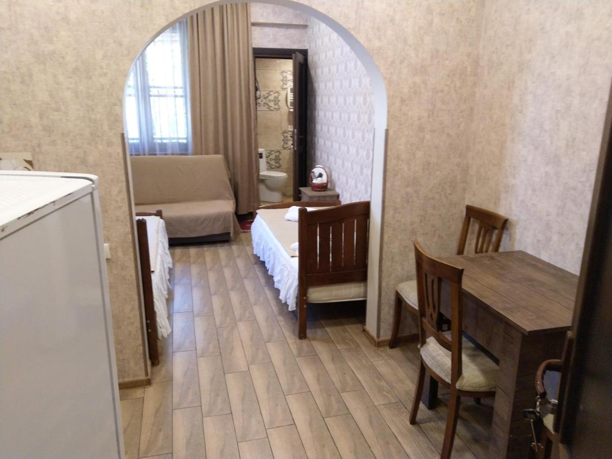 Old Tbilisi Tsiskari Apt Екстер'єр фото